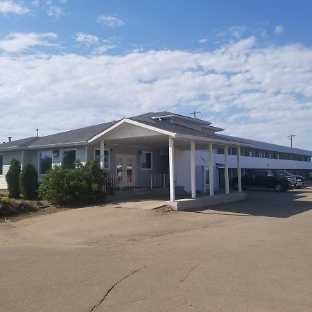 ホテル スーパー 8 バイ ウィンダム スモーキー レイク Smoky Lake エクステリア 写真